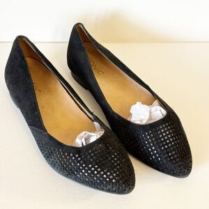 Vionic Posey Womens 7 Suede Black Perforated Ballet Flats Slip On Pointed